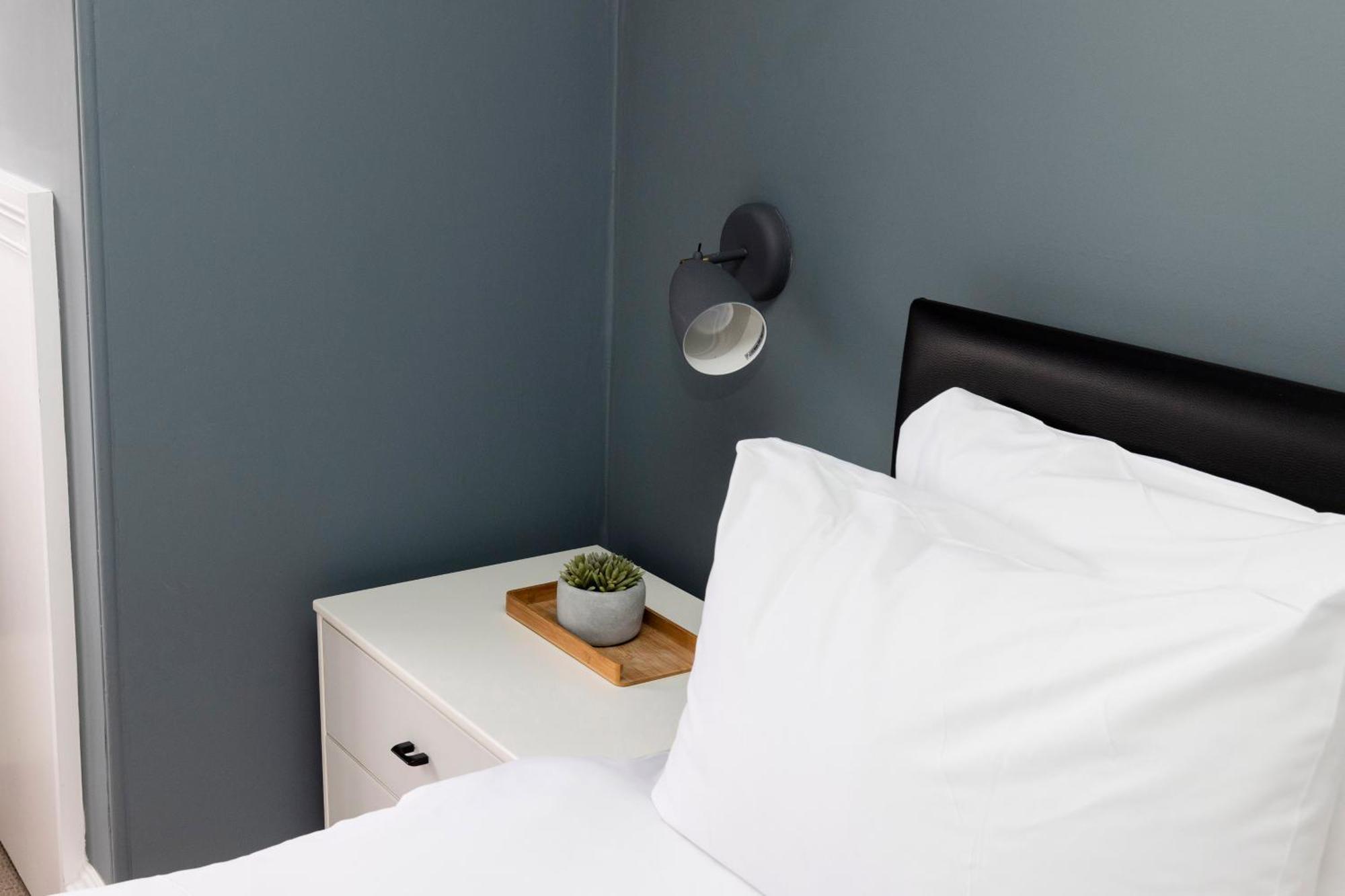 Joivy Spacious 2br Apt, Moments From West End * EDI