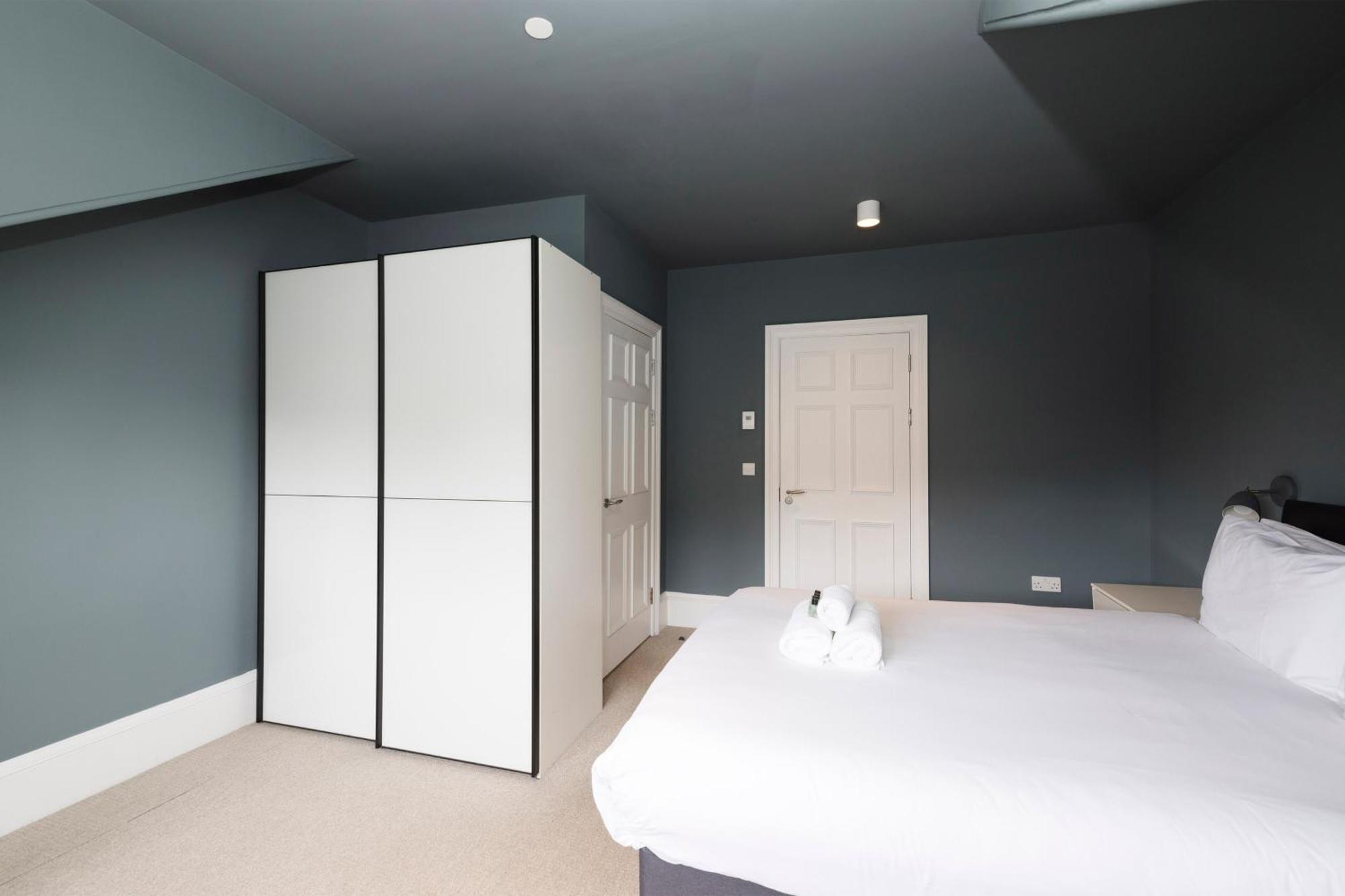 Joivy Spacious 2br Apt, Moments From West End EDI