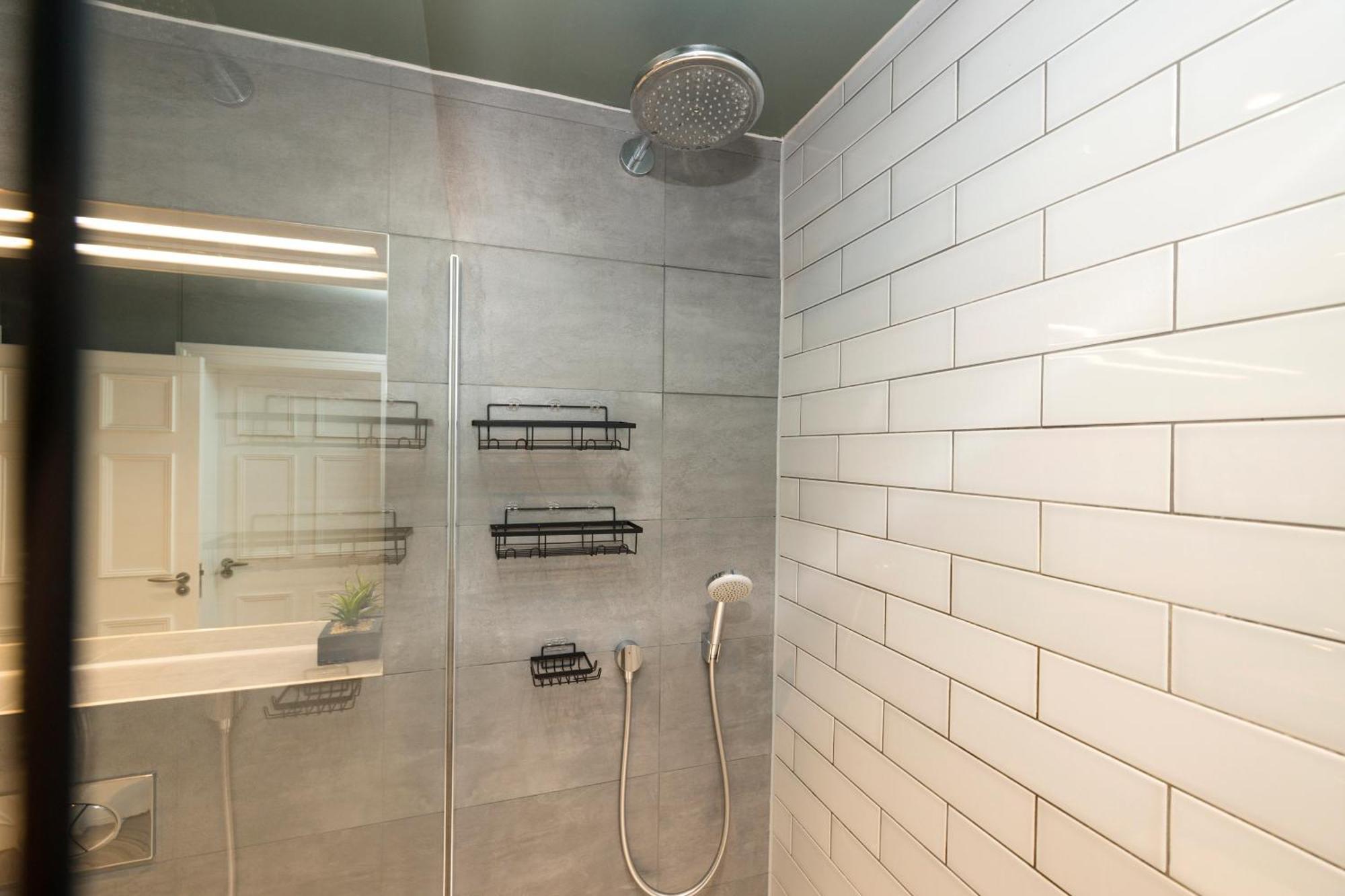 Apartment Joivy Spacious 2br Apt, Moments From West End EDI