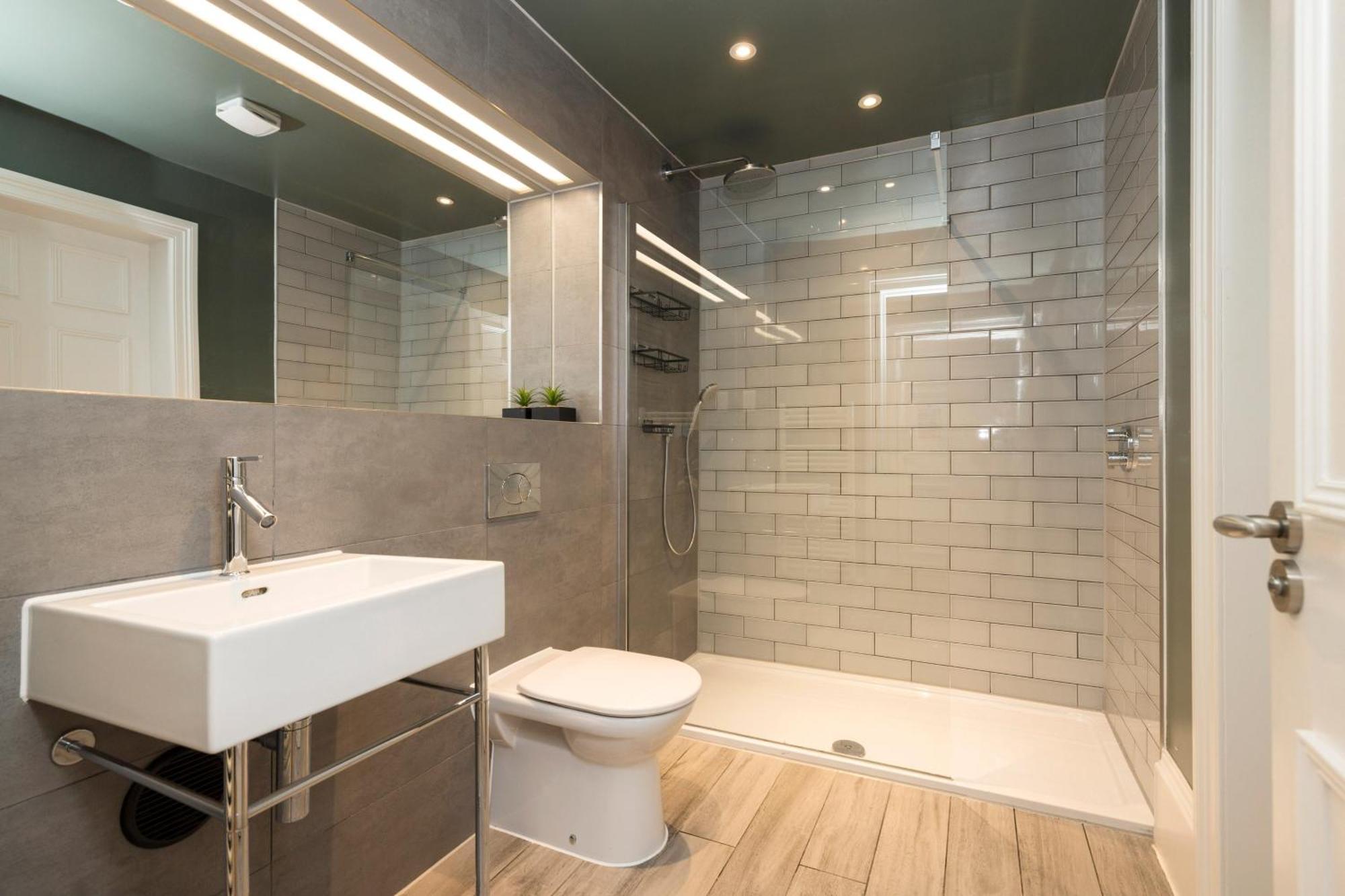 Apartment Joivy Spacious 2br Apt, Moments From West End EDI